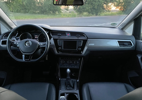 Volkswagen Touran cena 41900 przebieg: 258000, rok produkcji 2017 z Nidzica małe 407